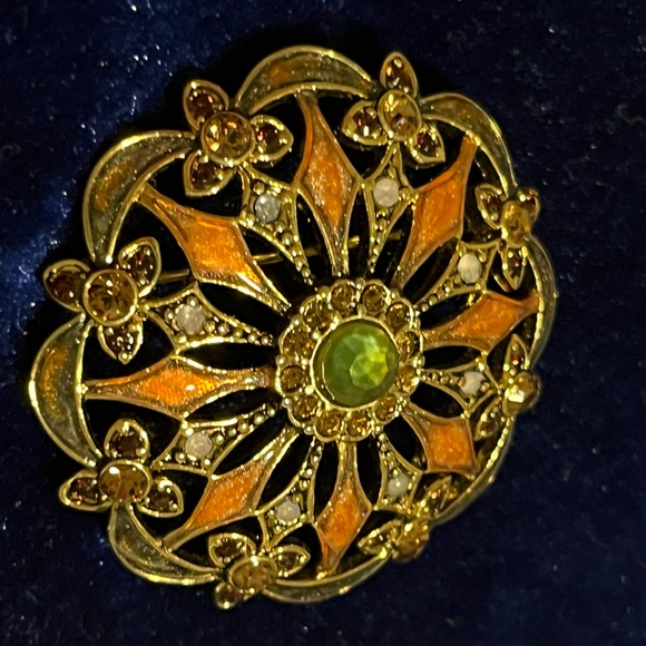 Vintage Monet Gold-Tone and Orange Brooch with Green Center - Picture 4 of 13